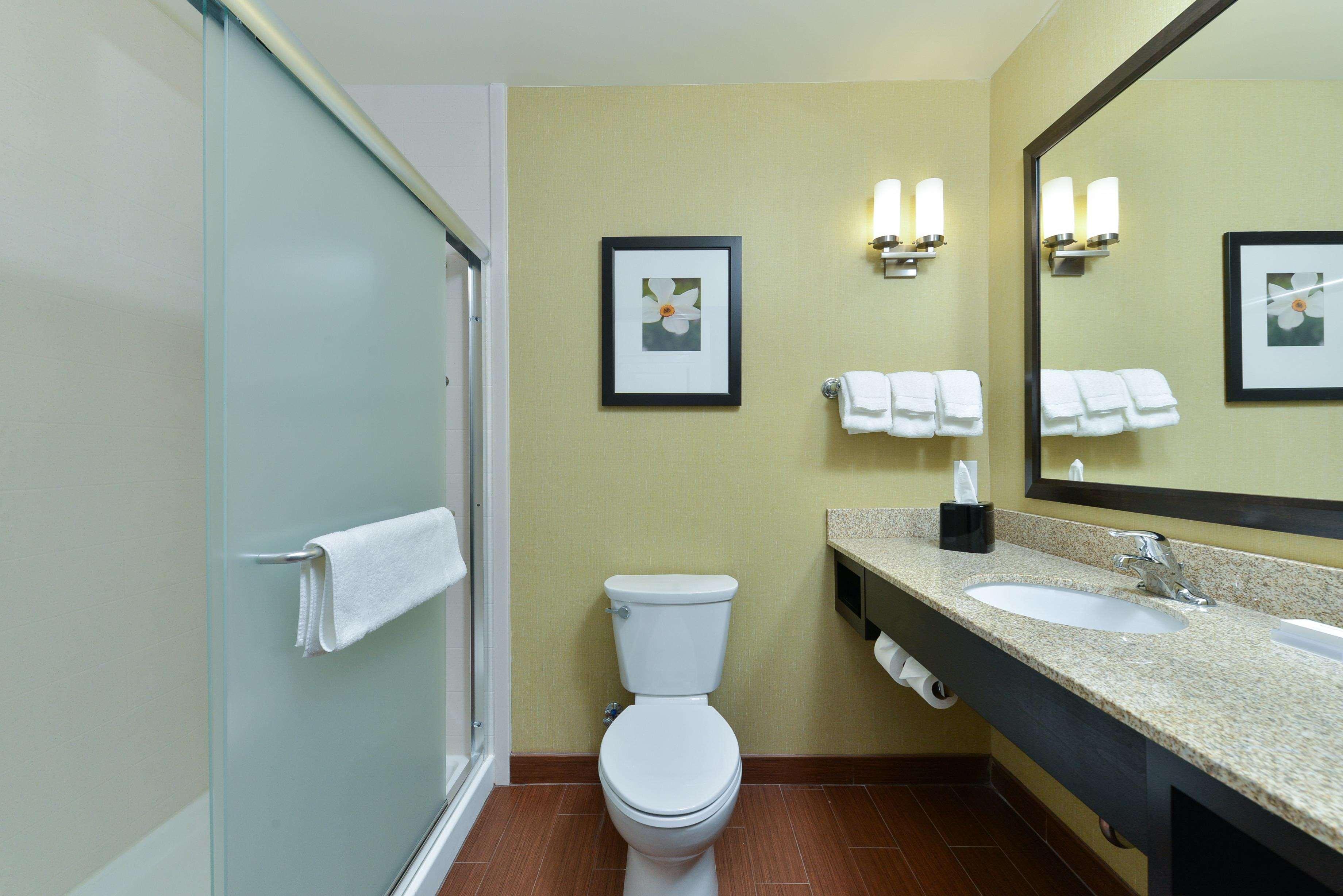 Hilton Garden Inn West Chester Bagian luar foto