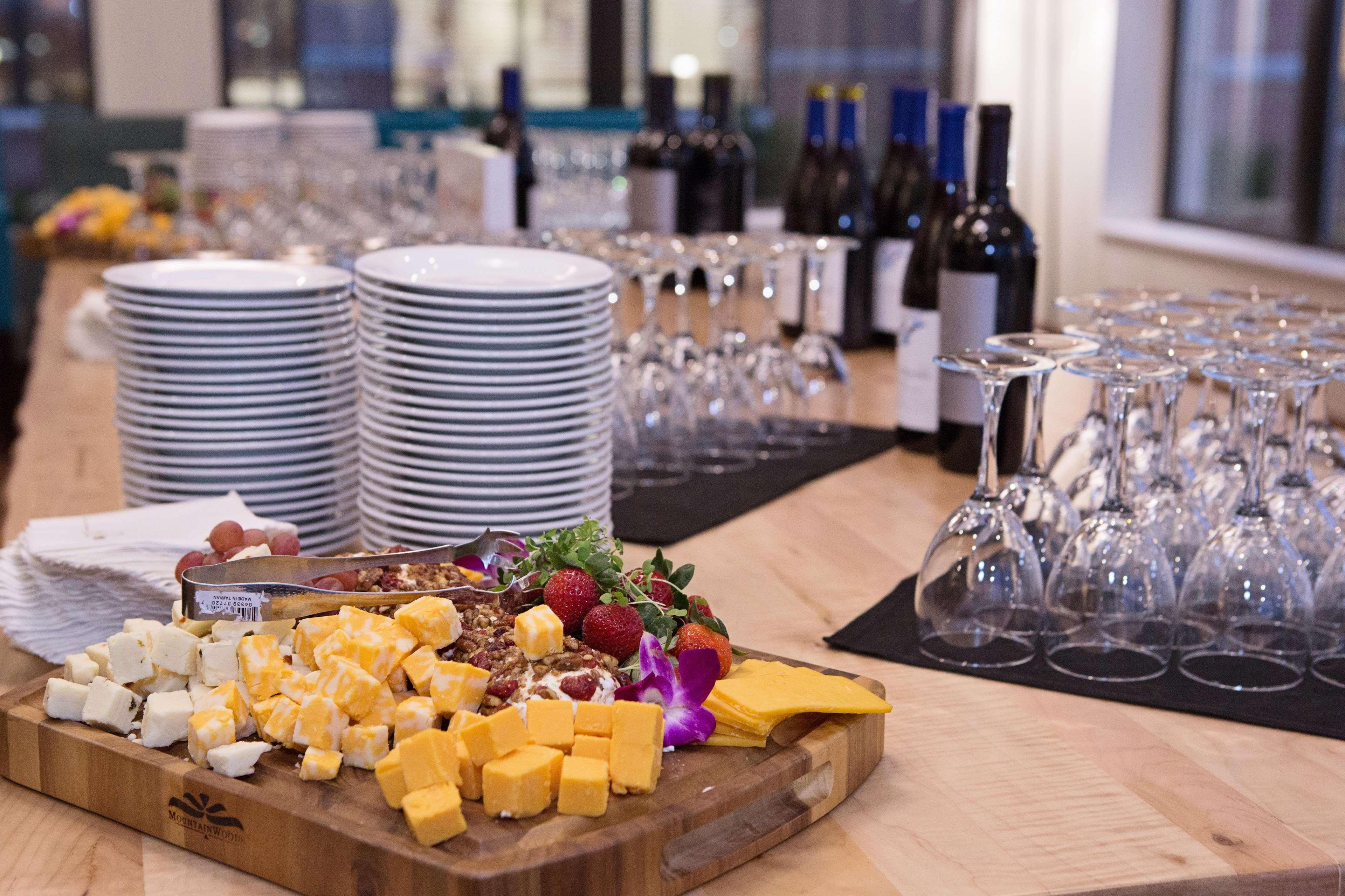Hilton Garden Inn West Chester Bagian luar foto