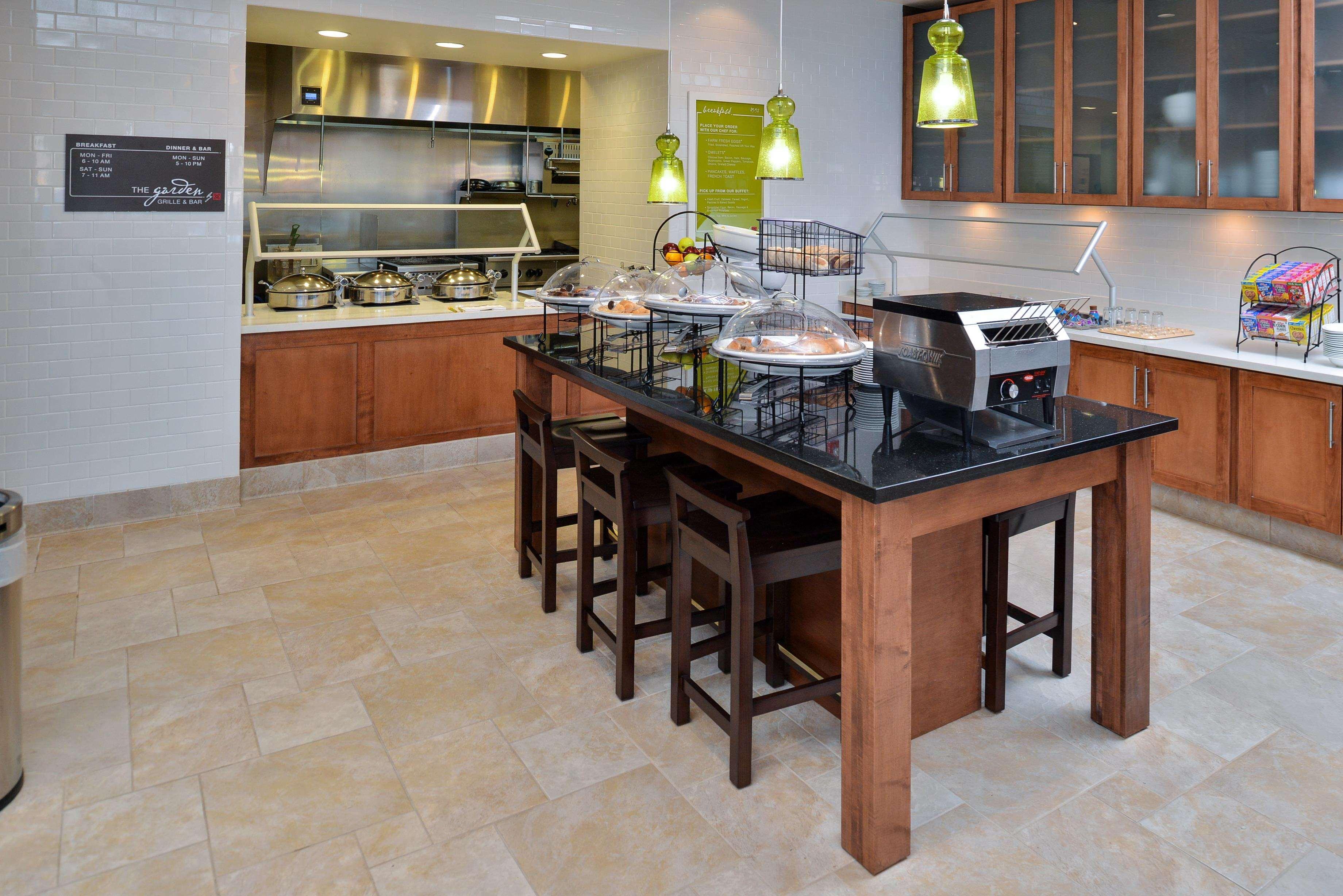 Hilton Garden Inn West Chester Bagian luar foto