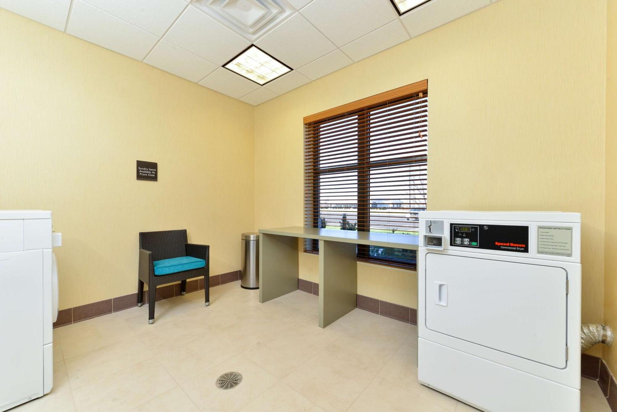 Hilton Garden Inn West Chester Bagian luar foto