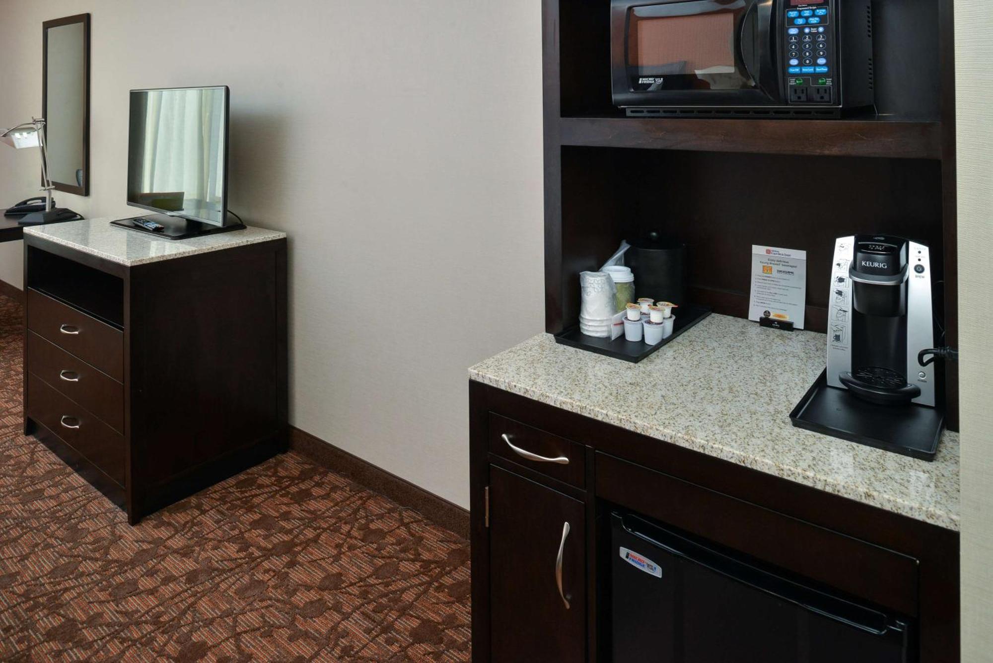 Hilton Garden Inn West Chester Bagian luar foto
