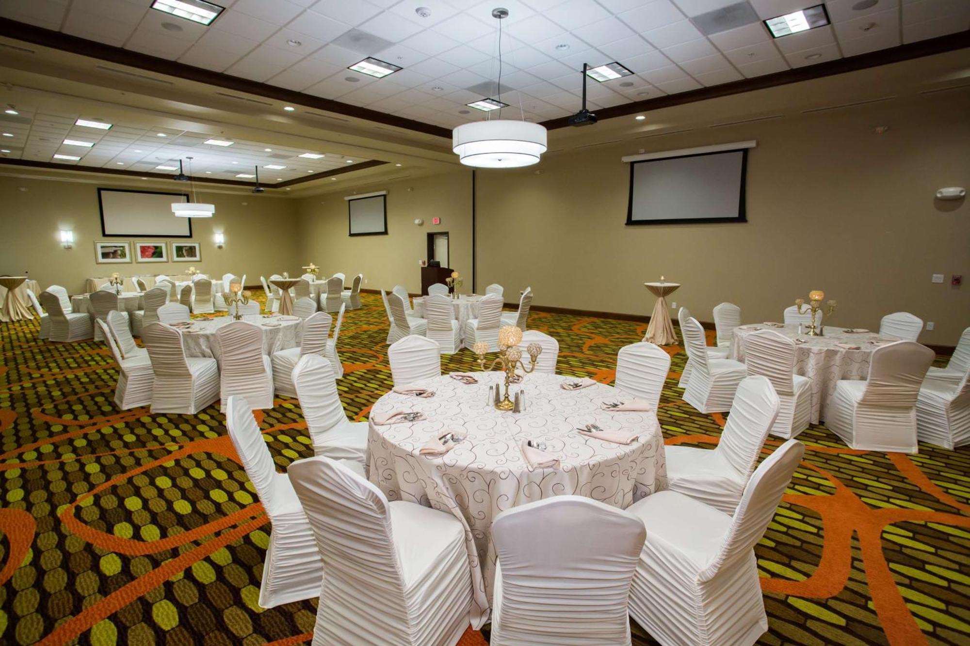 Hilton Garden Inn West Chester Bagian luar foto