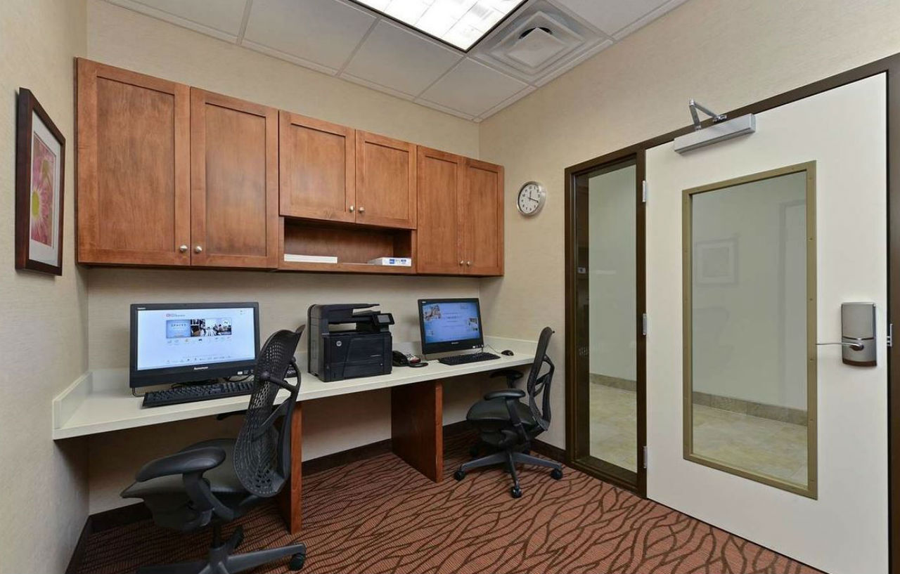 Hilton Garden Inn West Chester Bagian luar foto